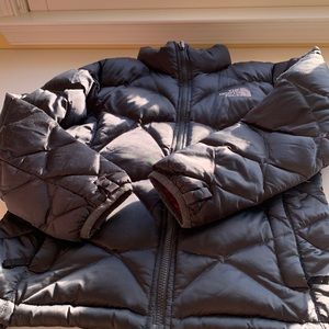 North Face black puffer jacket, excellent condition only worn a few times.